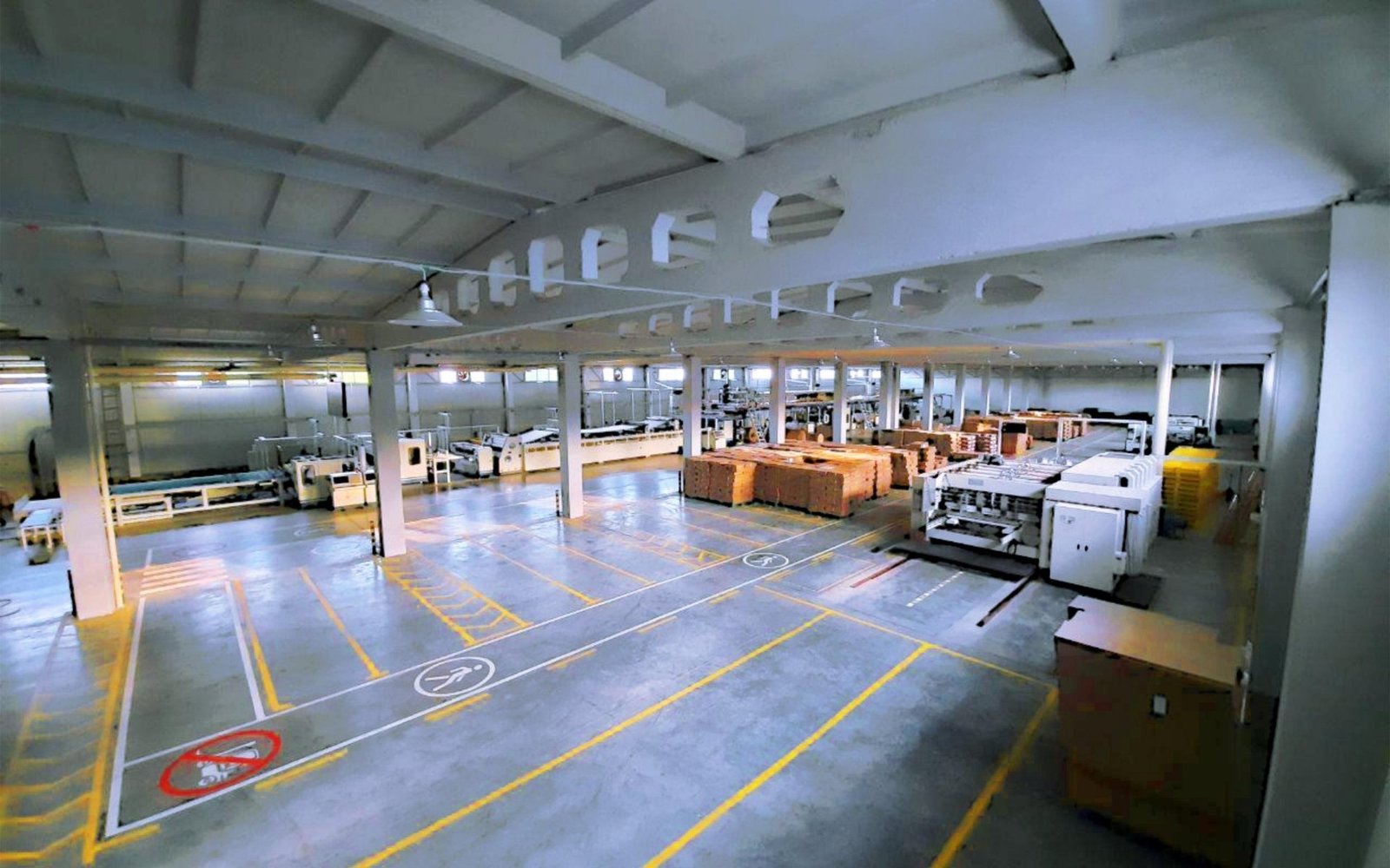 retail store cleaning london uk by stratos clean ltd 10